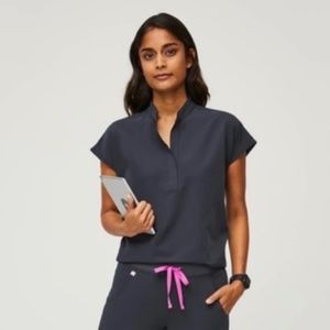 Brand New in Packaging FIGS Rafaela Scrup Top - Night Sky Navy Small S NWT